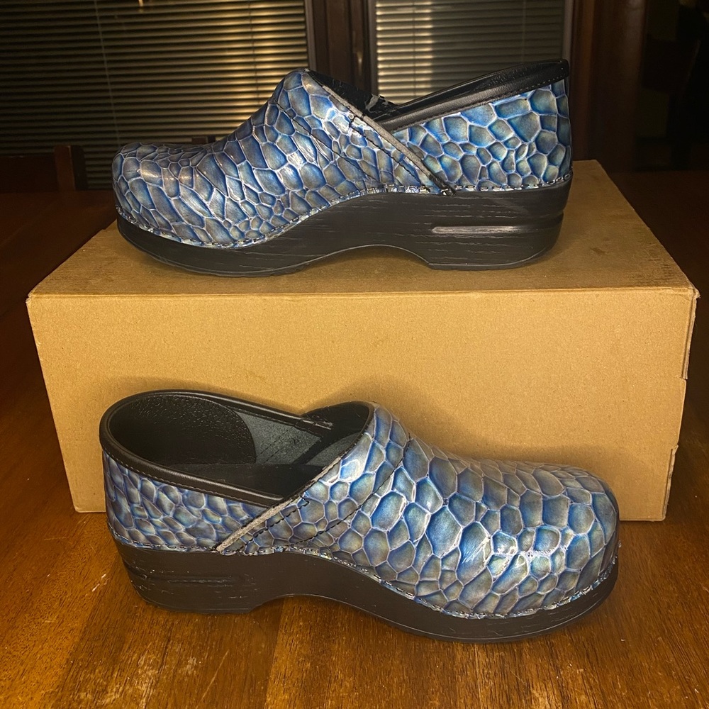 Dansko Women's Clogs Nurse Shoes Size 38 7.5-8